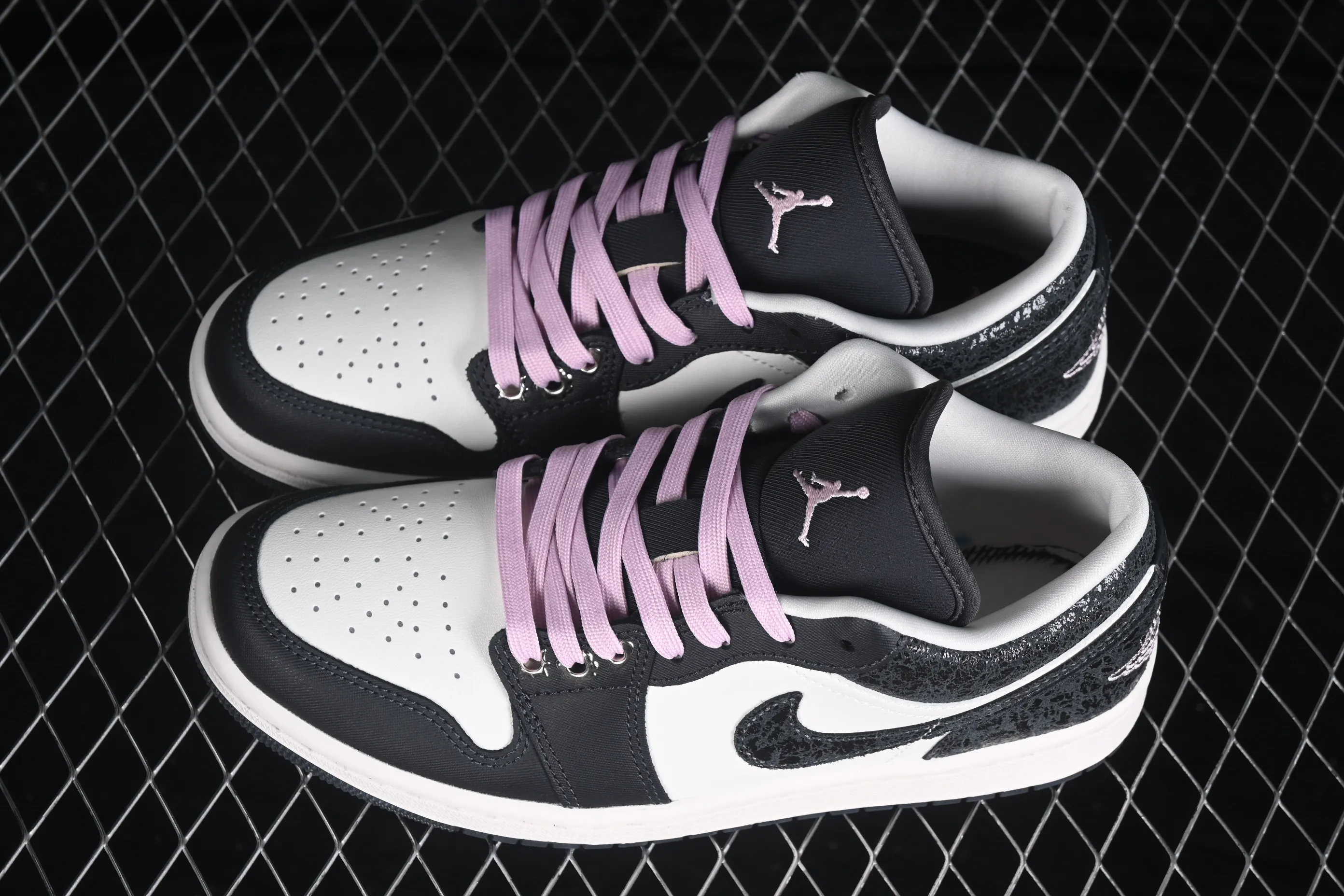 All categories Air Jordan Jordan series basketball shoes Air Jordan 1 Low G version pure original Air Jordan 1 Low AJ1 Joe 1 burst pattern black and white low-top retro culture basketball shoes II0595-001